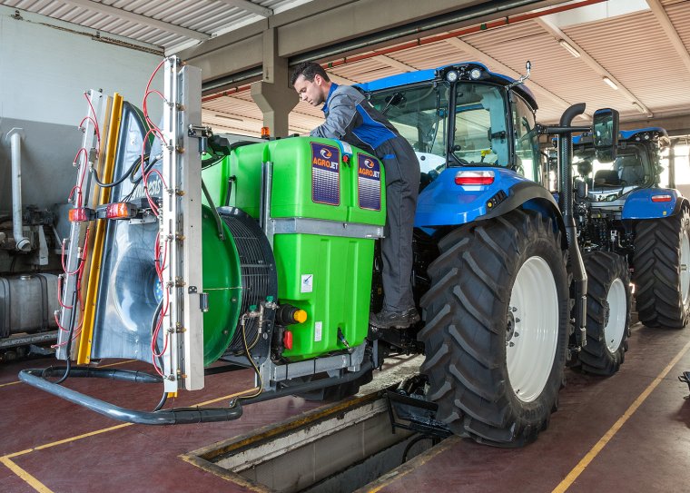 tractor agricultural machines maintenance and repairing Onè di Fonte Treviso