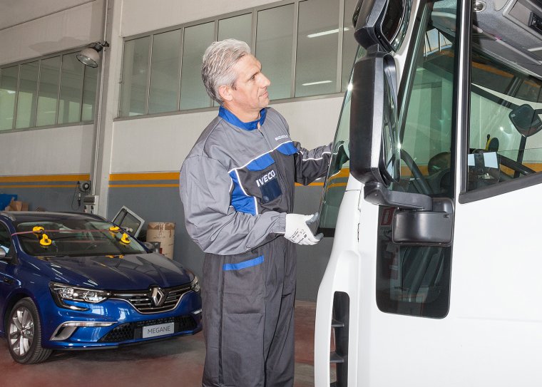 Carrozzeria Riparazione Sostituzione Cristalli Vetri Parabrezza Onè di Fonte Treviso