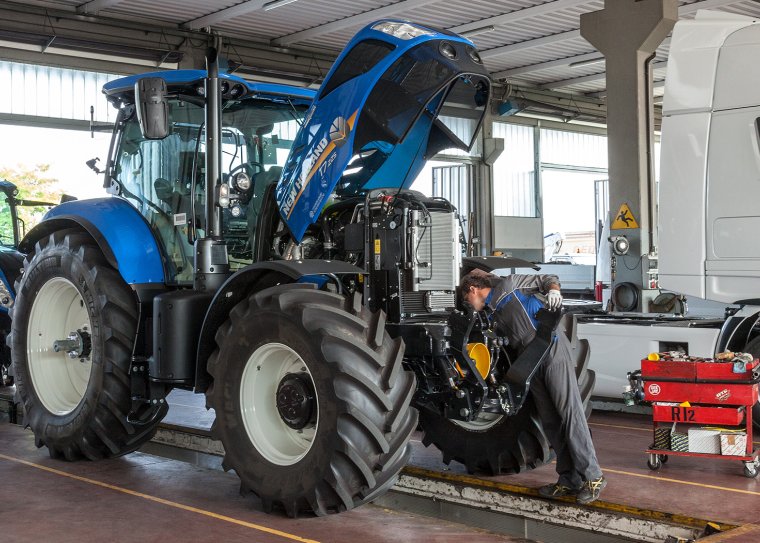 manutenzione riparazione trattori macchine agricole  Onè di Fonte Treviso